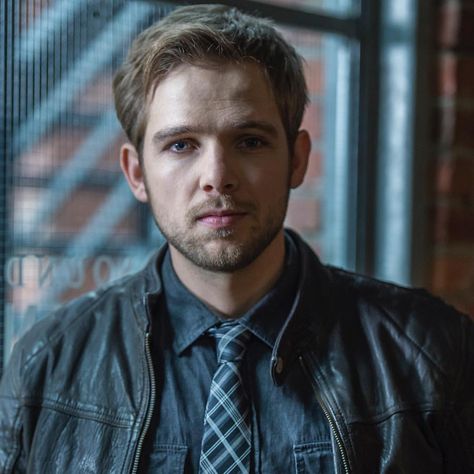 See this Instagram photo by @insidebates • 6,349 likes #MaxThieriot Dylan Massett, Max Theriot, Max Thieriot, Celebrity Men, Doing The Right Thing, Norman Bates, Freddie Highmore, Bates Motel, Good Doctor