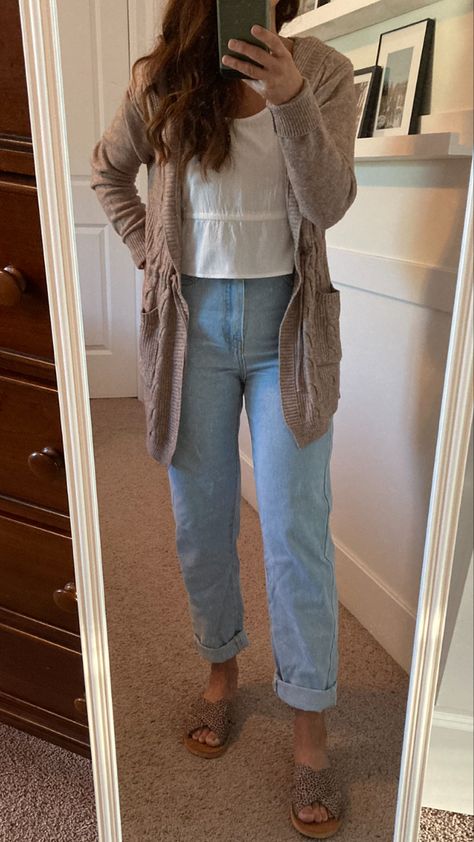 Neutral Top With Jeans, Basic White Mom Outfit, Almond Mom Outfit, Light Blue Jeans Outfit, Modest Fashion Winter, Outfit Cardigan, Flare Jeans Outfit, Blue Jean Outfits, Cute Modest Outfits