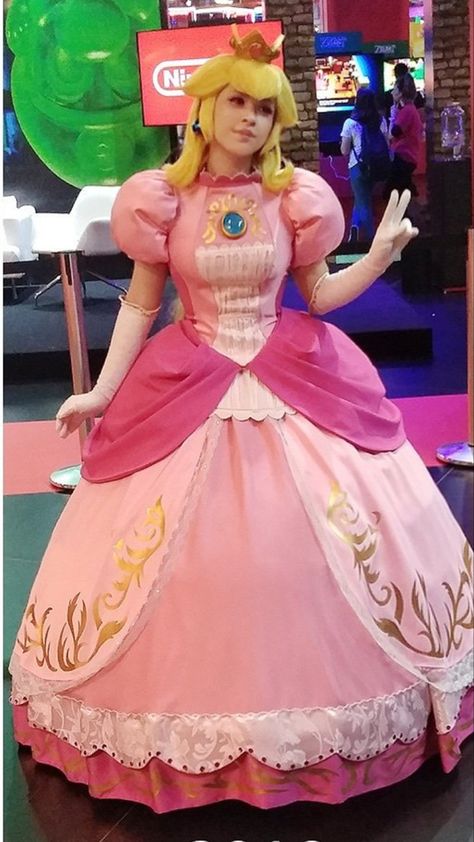 Princess Peach Dti Outfits, Princess Daisy Cosplay Diy, Casual Princess Peach Cosplay, Plus Size Princess Daisy Costmue, Princess Peach Tennis Cosplay, Nintendo Costumes, Daisy Cosplay, Princess Peach Dress, Mario Wedding