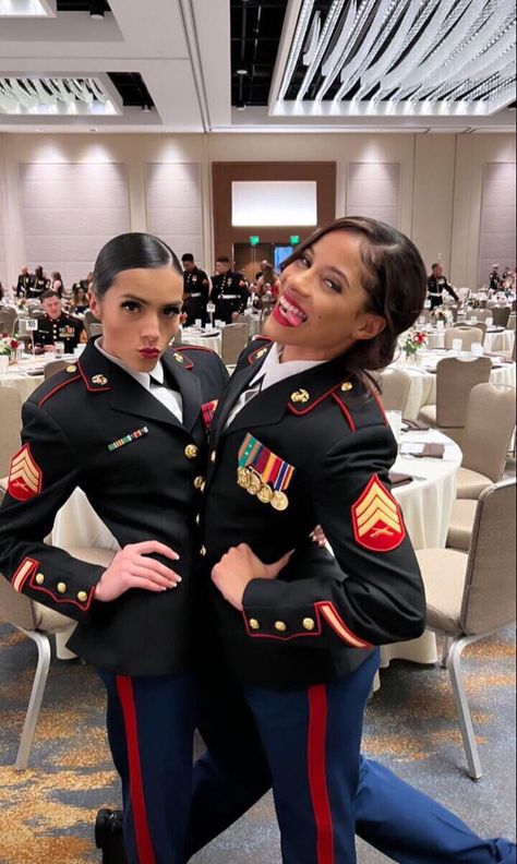 Us Airforce Uniform Women, Soldier Outfit Female, Marine Workout Training, Marine Corps Aesthetic, Jrotc Uniform, Marines Aesthetic, Marine Corps Women, Us Army Women, Us Marines Uniform