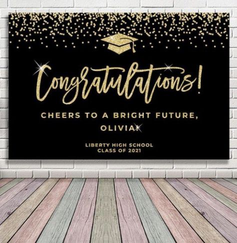 Rustic Graduation Party Decorations, Rustic Graduation Party, Graduation Party Photo Booth, Party Photo Booth Backdrop, Creative Graduation Caps, Graduation Party Backdrops, Outdoor Graduation, Gold Graduation Party, Graduation Backdrop