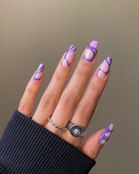 Swirl Purple Nails, Purple Swirl Nails, Swirly Nail Designs, Swirly Nails, Nessa Nails, Purple And Pink Nails, Dark Purple Nails, Swirl Nail Art, Blue Nail Art Designs