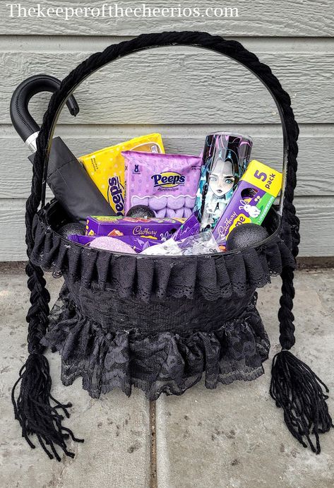 Wednesday Addams Easter Basket, Wednesday Addams Party Treats, Goth Easter Basket, Wednesday Addams Craft, Happy Creepster, Easter Basket For Mom, Wednesday Decor, Melina Adams, Mom Easter Basket