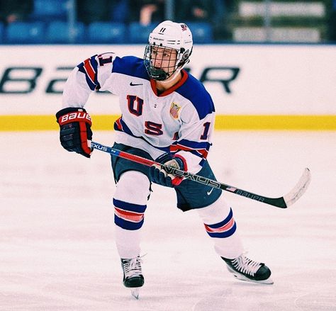 Hockey Reference Pose, Ice Hockey Reference Pose, Hockey Pose Reference, Hockey Poses Drawing, Trevor Zegras Poster, Trevor Zegras Hockey, Hockey Poses, Ice Hockey Photography, College Hockey Players