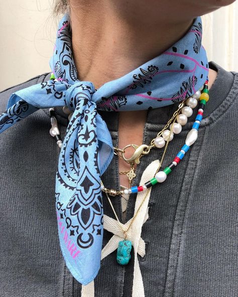 Bandana Jewelry, Bandana Necklace, Jewellery Layering, Accessories Idea, Wardrobe Change, Scarf Outfit, Layered Jewelry, Diy Necklace, Jewelry Bags