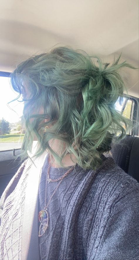 Army Green Hair Color, Half Up Half Down Hair Colored Hair, Green In Blonde Hair, Hair Ideas Short Aesthetic, Half And Half Short Hair Color, Short Wavy Colored Hair, Dark Green Hair With Bangs, Hairstyle Inspo Short, Medium Length Green Hair