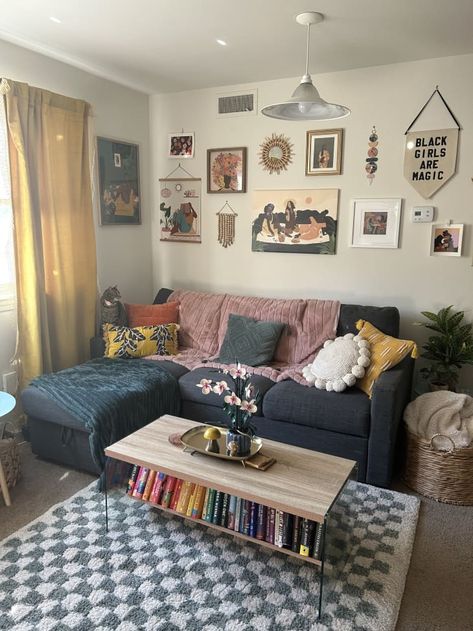 Room 2023, Apartment Decorating Living, Apartment Vibes, College House, Cute Apartment, Dream Future, Aesthetic Living Room, Dream Apartment Decor, Small Apartment Living Room