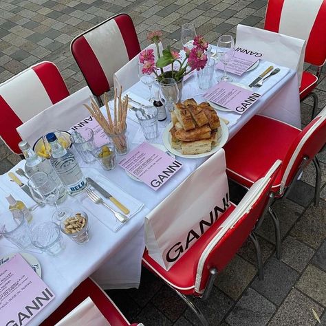 sam setting scapes 🤠 on Instagram: “❤️ obsessed with this @ganni dinner party at @italo_vauxhall_ ❤️” Dinner Party Tablescapes, Experiential Marketing Events, Host Dinner Party, Brand Photography Inspiration, Party Tablescapes, Dinner Party Table, Dinner Event, Party Table Settings, Event Table