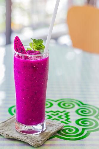 Wendy Frosty, Smoothie With Spinach, Morning Fruit, Dragon Fruit Juice, Fruit Juice Recipes, Dragon Fruit Smoothie, Buah Naga, Healthy Nutrition Plan, Spinach Smoothie