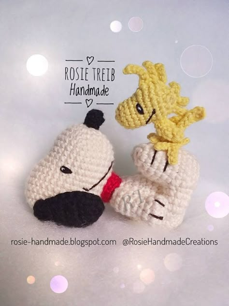 Rosie's Handmade Creations: Snoopy & Woodstock amigurumi Snoopy And Woodstock Crochet Pattern, Woodstock Amigurumi Free Pattern, Crochet Snoopy Free Pattern Amigurumi, Crochet Woodstock Free Pattern, Crochet Snoopy Keychain Free Pattern, Woodstock Crochet Pattern Free, Crochet Woodstock, Bts Amigurumi, Crochet Snoopy