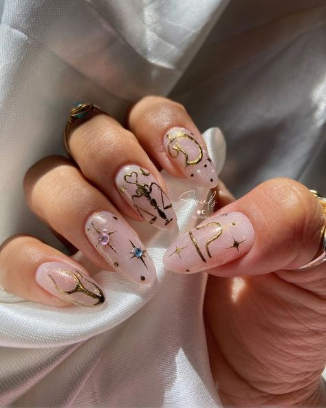 Libra Nails Acrylic Design, Pices Zodiac Nail Art, Libra Zodiac Sign Nail Art, Short Astrology Nails, Birthday Capricorn Nails, Cute And Simple Birthday Nails, Astrology Themed Nails, Libra Gel Nails, 1995 Nails