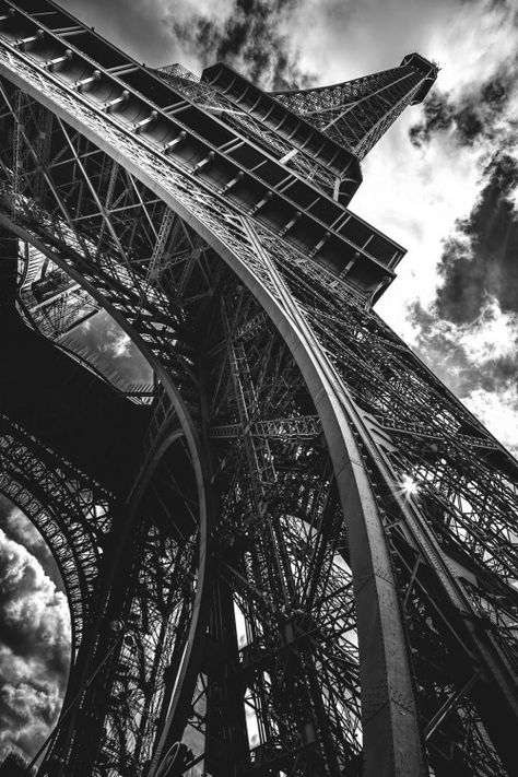 Parishaydar Torre Eiffel Paris, Paris Wallpaper, Paris Eiffel Tower, Black Aesthetic Wallpaper, The Eiffel Tower, City Photography, City Aesthetic, Urban Photography, Aesthetic Iphone Wallpaper