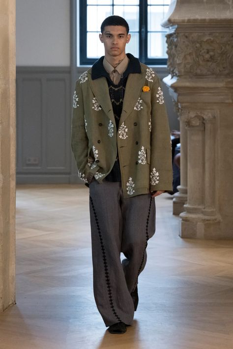 Kartik Research Spring 2025 Menswear Fashion Show | Vogue Fashion 2025, Paris Fashion Week Men, High Fashion Men, Shirt Outfits, Menswear Runway, Spring 2025, Show Collection, Menswear Fashion Show, Kinds Of Clothes