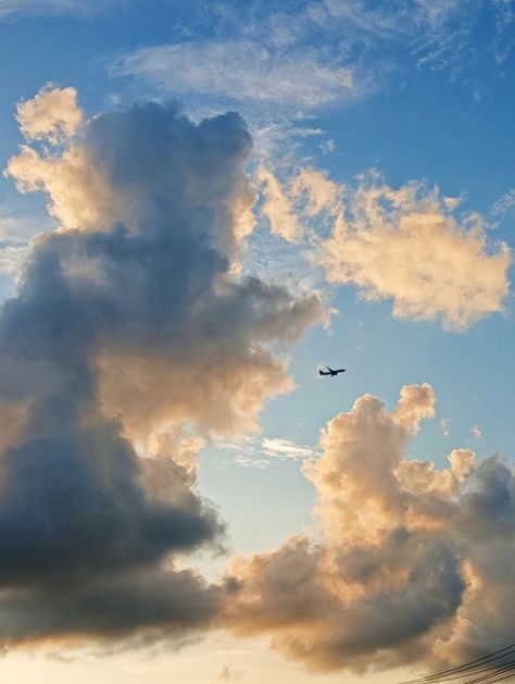 Sky cloud aesthethic Beautiful Blue Sky, Blue Sky Clouds, Blue Clouds, Beautiful Photos Of Nature, Sky And Clouds, Sky Aesthetic, Painting Inspiration, Beautiful Blue, Beautiful Photo