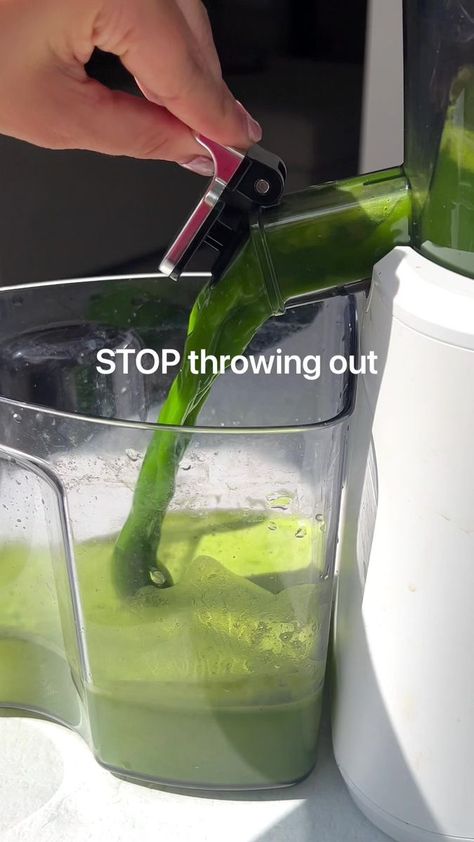 STOP throwing out your green juice pulp ✋ .#juice #greenjuice #juice #juicerecipe #healthy #healthyrecipe #plantbased #vegan #plantbaseddiet #zerowaste #juicepulp #juicing #eatmoreplants #veganrecipes #veganrecipe | PlantYou | Reels Healthy Juicer Recipes, Green Smoothie Cleanse, Greens Powder, Juice Cleanse Recipes, Healthy Lunch Snacks, Smoothie Cleanse, Juicer Recipes, Healthy Drinks Smoothies, Healthy Groceries