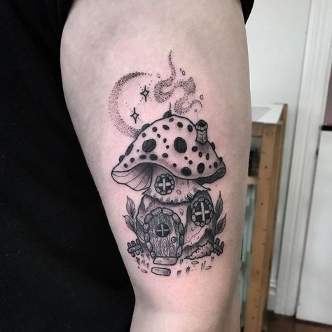 Butts Tattoo, Witch House Tattoo, Mushroom Tattoo Ideas, Piercing Inspiration, House Tattoo, Mushroom Tattoo, Fairy Tattoo Designs, Mushroom Tattoos, Sharpie Tattoos