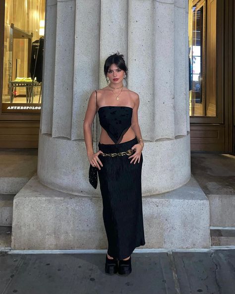 manuela sierra restrepo (@manuxsierra) • Instagram photos and videos Mermaid Maxi Skirt, Maxi Skirt Outfit, Dresses Fancy, Maxi Skirt Outfits, Trendy Beach, Ootd Ideas, Looks Street Style, Mermaid Skirt, Skirt Fits