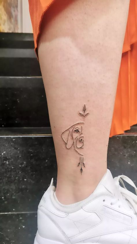 Vizsla Tattoo, Weimaraner Tattoo, Dog Tattoo Ideas For Women, Animal Tattoo Ideas, Circle Tattoos, Silhouette Tattoos, Tattoos Women, Leg Tattoos Women, Tattoo Project