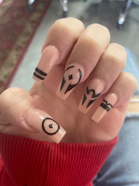 Anime Based Nails, Sukuna Nails Acrylic, Sukuna Finger Tattoo, Sukuna Black Hair, Sukuna Nails Design, Sukuna Body Tattoos, Sukuna Tattoo Design, Gojo Satoru Nails, Sukuna Tattoo Ideas