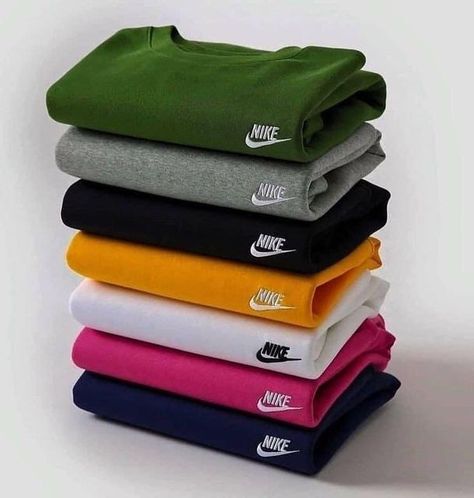 Cute Nike Shorts Outfits, Vintage Nike Sweatshirt, Cute Nike Outfits, Mode Zara, Fitness Wear Outfits, Cute Nikes, Cute Comfy Outfits, Nike Sweatshirts, Simple Trendy Outfits