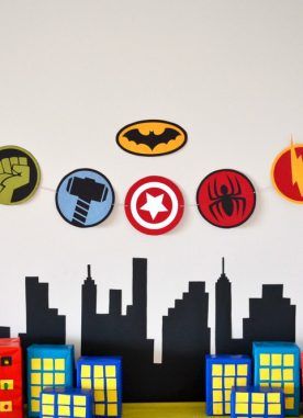 Birthday gift tags printables that WOW the recipient - Craftionary Superhero Logos Printable Free, Diy Superhero Birthday Party, Super Hero Banner, Superhero Banner, Avenger Party, Superhero Party Games, Party Cooler, Diy Superhero, 4de Verjaardag