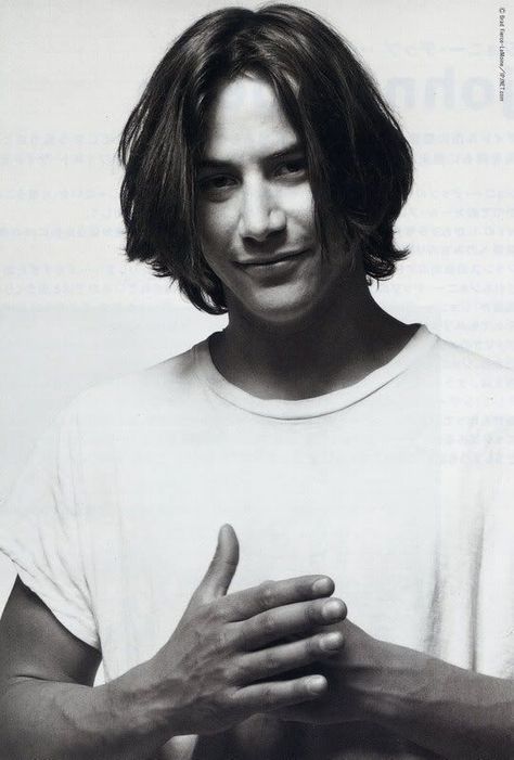 Keanu you are a dream 💕 Keanu Reeves Young, Keanu Reeves Life, Keanu Charles Reeves, Gary Oldman, Michael Fassbender, Grunge Hair, 인물 사진, Long Hair Styles Men, Keanu Reeves