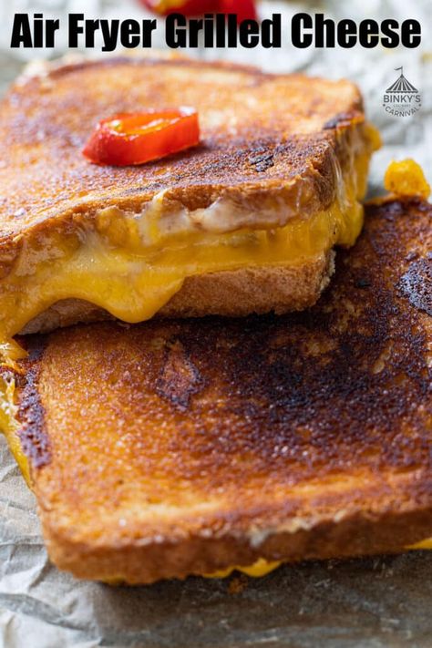 Cheeseburger Grilled Cheese, Spicy Grilled Cheese, Cheesy Recipes Easy, Air Fryer Grilled Cheese, Grilled Cheese Sandwich Recipe, Sandwich Cheese, Candied Jalapenos, Perfect Grilled Cheese, Pizza Grilled Cheese