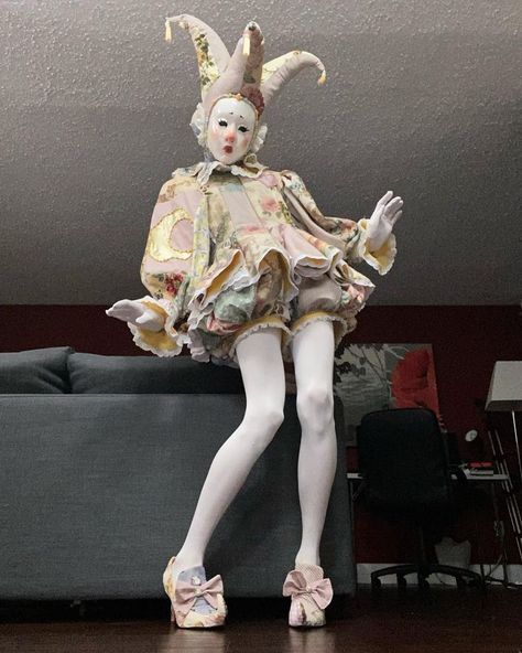 Short Person Pose Reference, Clown Drag Outfit, Clown Porcelain Doll, Aesthetic Clown Outfits, Goth Clown Outfit Male, Clown Inspired Fashion, Dragging Someone Pose Reference, Clown Doll Costume, Jester Core Outfit