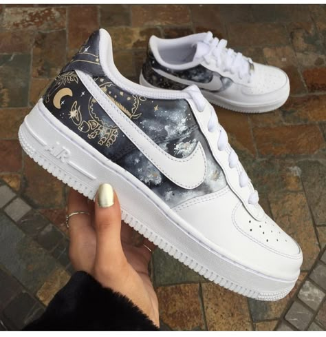 Nike Air Force Design Ideas, Painted Af1 Ideas, Air Force Custom Ideas, Custom Painted Shoes Ideas, Sneaker Painting Ideas, Sneakers Painting Ideas, Custom Painted Air Force 1, Painted Air Forces, Diy Shoe Designs