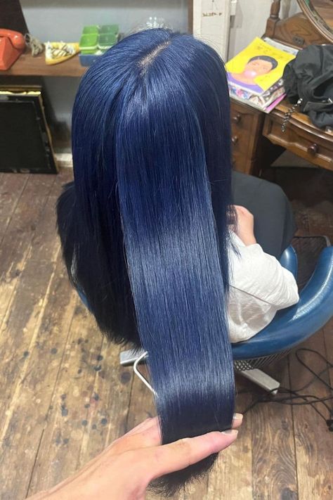 Midnight Blue Hair, Blue Hair Highlights, Navy Blue Hair, Pop Hair, Navy Hair, Dyed Hair Blue, Blue Black Hair, Dark Blue Hair, Hairstyle Tutorials