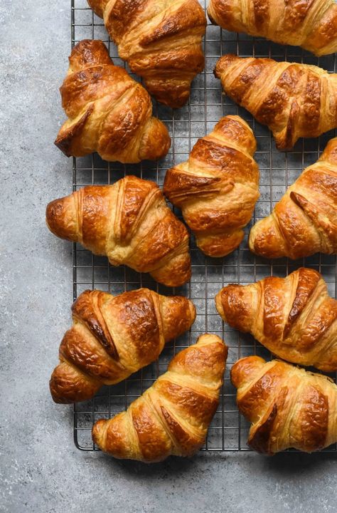 Classic French Croissants 101 Guide - Pardon Your French French Croissants, French Croissant, Croissant Recipe, French Food, Iftar, Freshly Baked, The Oven, Bread Recipes, Food Photography