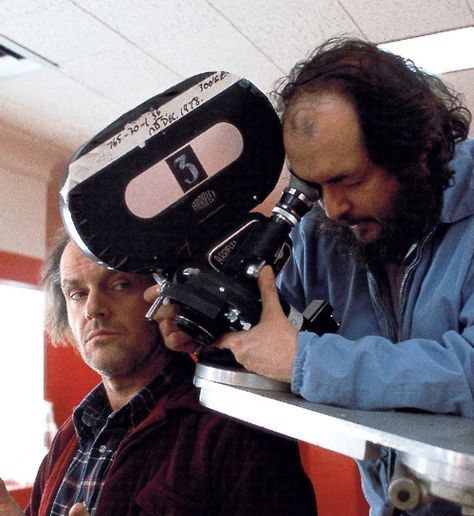 Jack and Stanley Stanley Kubrick The Shining, Holding A Camera, Photos Rares, Fritz Lang, Movie Directors, Movies And Series, Jack Nicholson, Stanley Kubrick, Movie Sets