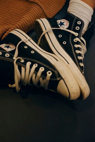 Blake Steven, Hi Top Converse, Converse Aesthetic, Baskets Converse, High Top Chucks, Converse Trainers, Dr Shoes, Best Shoes For Men, Black Converse