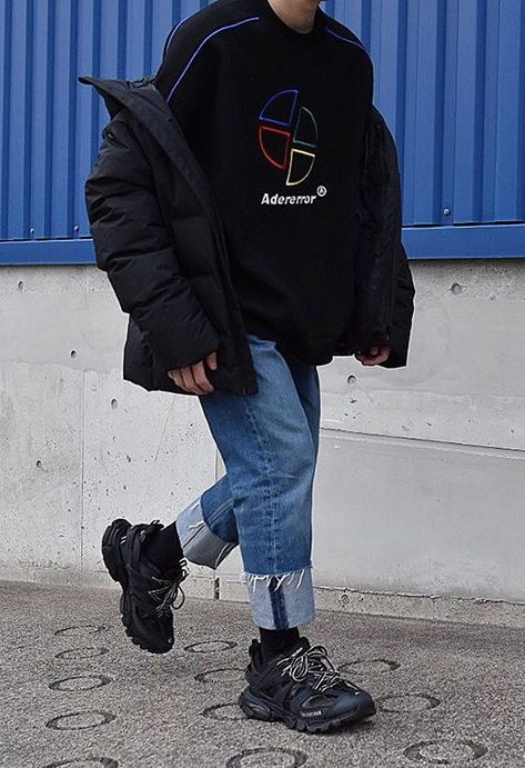 Men Chunky Sneakers Outfit, Black Chunky Sneakers Outfit Men, Balenciaga Track 2 Outfit Men, Chunky Sneakers Outfit Men, Track Runners Balenciaga Outfits Men, Balenciaga Track Outfit Men Black, Balenciaga Track Outfit Men, Balenciaga Track Outfit, 1950s Fashion Trends