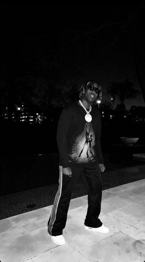 Thug Life Girl, Kanye West Wallpaper, Don Toliver, Creative Shots, Black And White Photo Wall, Rapper Outfits, Aesthetic Music, Chief Keef, Rap Aesthetic