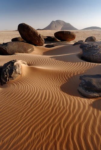 Photo taken in Atar, Mauritania Deserts Of The World, Desert Life, Desert Landscaping, In The Desert, Sierra Leone, Japanese Garden, The Desert, Amazing Nature, Natural Wonders