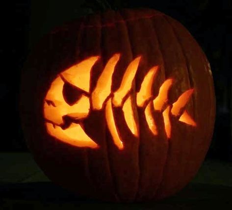 Pumpkin Fish, Coastal Pumpkins, Halloween Carving, Carving Templates, Halloween Board, Amazing Pumpkin Carving, Fish Skeleton, Halloween Entertaining, Skeleton Pumpkin