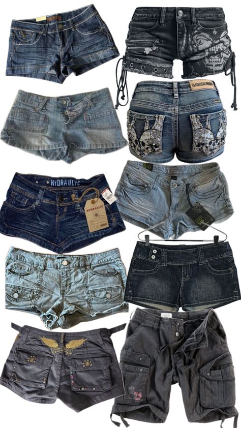 y2k denim short shorts cargo Different Y2k Styles, Summer Fashion Y2k, Denim Shorts Outfit Y2k, Y2k Cargo Shorts Outfit, Y2k Short Outfits, Summer Y2k Fits, Low Rise Shorts Outfits Y2k, 2000s Shorts Outfit, Brands For Clothes