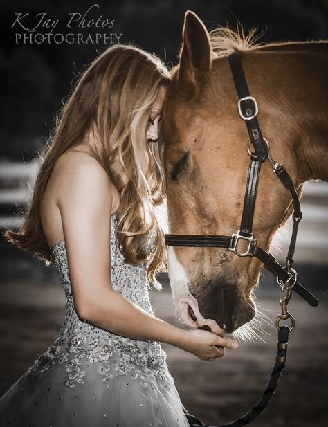 Senoir portraits with horses | senior portrait packages madison wi | K Jay Photography in Madison ... Portraits With Horses, Horse Senior Pictures, Horse Photography Poses, Creative Senior Pictures, Foto Cowgirl, Pictures With Horses, Prom Photography, Horse Portrait, Foto Tips