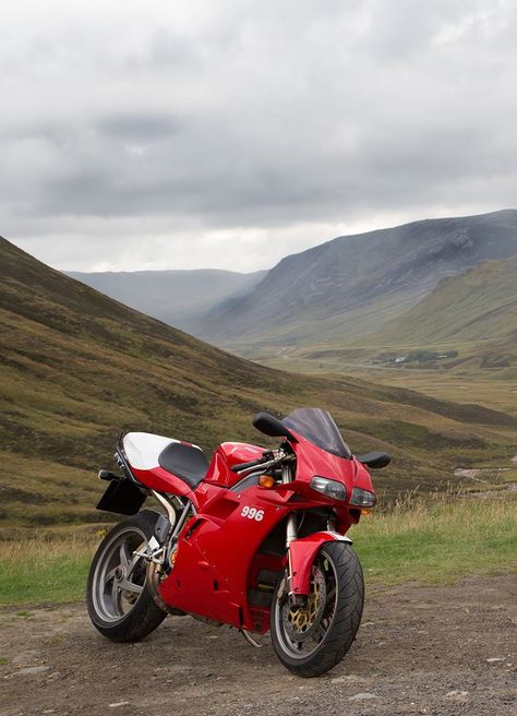 Right place for a good ride. Ducati 996 Monoposto. Ducati 996, Duke Bike, Ducati 748, Ducati 916, Ducati Cafe Racer, Dirt Bike Girl, Honda Bikes, Ducati Motorcycles, Motorcycle Types