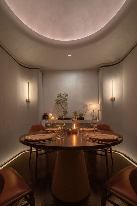 Private Dining Room Restaurant, Luxurious Interior Design, French Restaurant, Vip Room, Luxury Restaurant, Hospital Interior Design, Dining Room Interiors, Private Dining Room, French Restaurants