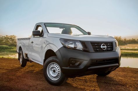 Nissan presentó la Pick Up NP300 2016 de cabina sencilla - http://webadictos.com/2015/08/27/nissan-pick-up-np300-2016-cabina-sencilla/?utm_source=PN&utm_medium=Pinterest&utm_campaign=PN%2Bposts Pick Up Nissan, Ford Focus Sedan, Corolla Car, Nissan Np300, Subcompact Cars, Luxury Car Brands, Chevrolet Sonic, Compact Suv, Dodge Journey