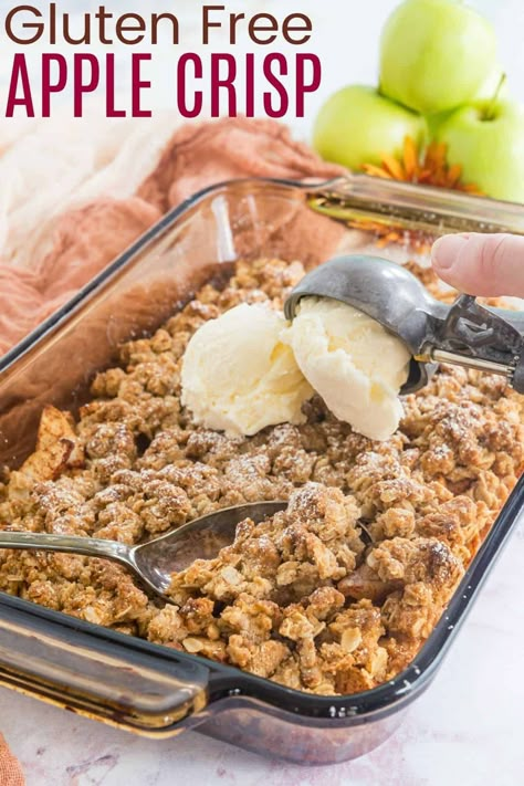 Gluten Free Apple Crisp - topped with a buttery, crumbly oat topping, it is the perfect dessert for fall. This easy recipe comes together in minutes and is even better when you serve it with a scoop of vanilla ice cream. Make it for Thanksgiving! No Flour Apple Crisp, App!e Crisp Recipe, Apple Crisp Without Flour, Chrons Diet, Gluten Free Apple Desserts, Sugarless Recipes, Homemade Apple Crisp Recipe, Apple Crisp Recipe With Oats, Ww 2023