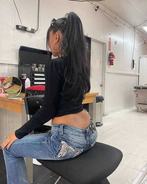 B ★ on Instagram: “new .. 🪡 (＞.☆)” Back Dermal Piercing, Back Dimple Piercings, Back Piercings, Cool Ear Piercings, Latina Fashion Outfits, Rockstar Jeans, Dermal Piercing, Latina Fashion, Dress Up Dolls