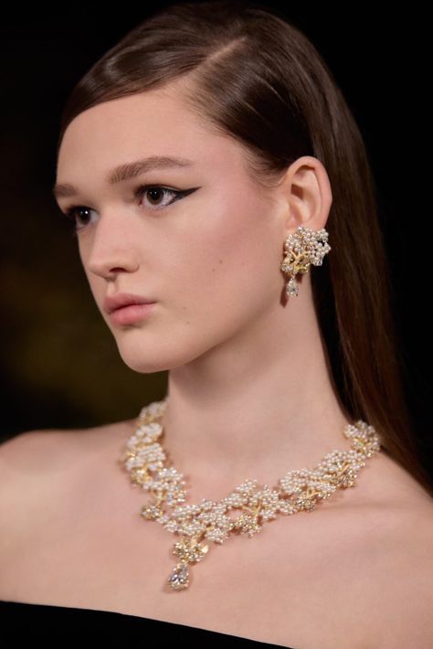 Dior High Jewelry, Dior Jewellery, Dior 2024, Victoire De Castellane, Essence Collection, Expensive Jewelry Luxury, Maria Grazia Chiuri, Dior Jewelry, Jewelry Show