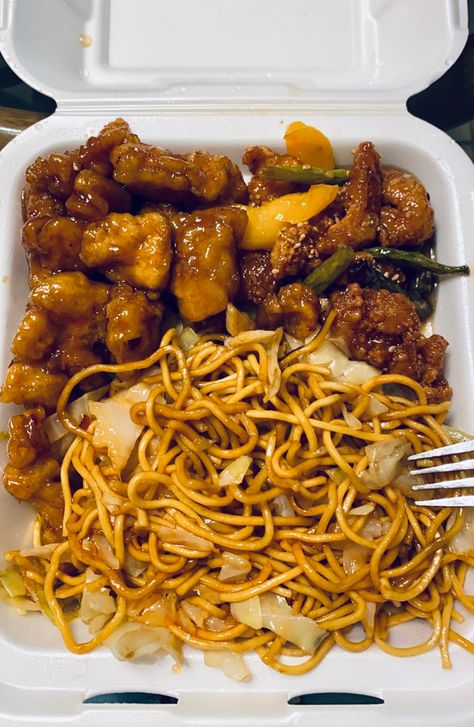 #food #pandaexpress #yum #tasty #hungry Orange Chicken Chow Mein, Chow Mein Aesthetic, Food Dump, Honey Sesame Chicken, Chicken Chow Mein, Honey Sesame, Healthy Food Dishes, Sesame Chicken, Food Babe