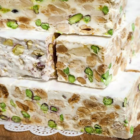 Torrone Recipe Italian, Torrone Recipe, Italian Christmas Desserts, Italian Candy, Nougat Recipe, Italian Sweets, Italian Christmas Cookies, Italian Pastries, Recipe Italian