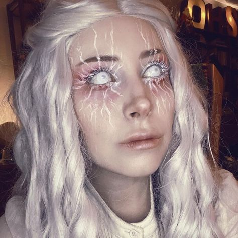 White Witch Costume, Stella Makeup, Ghost Makeup, Angel Makeup, Theatre Makeup, Witch Makeup, Makeup Is Life, Halloween Makeup Inspiration, Swag Makeup