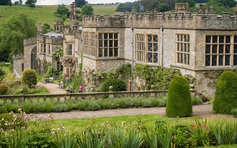 Building Mural, Old Magic, Window Seat Design, Haddon Hall, English Houses, English Manor Houses, Old Manor, Crazy House, English Castles