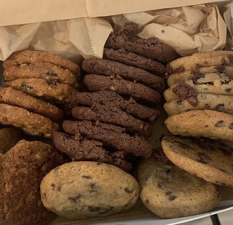 Brown Cookies Aesthetic, Chocolate Cookies Aesthetic, Cookies Baking Aesthetic, Baking Aesthetic Brownies, Cute Chocolate Chip Cookies Aesthetic, Baking Chocolate Chip Cookies Aesthetic, Think Food, Food Is Fuel, Cafe Food